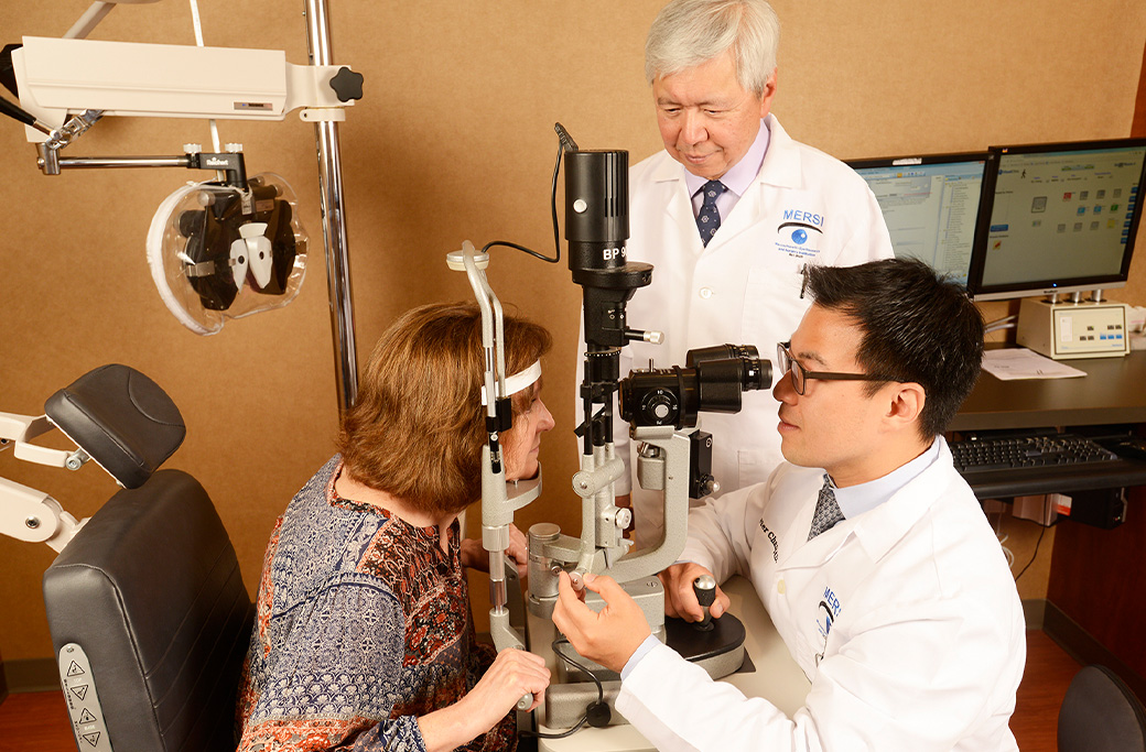 How Do Eye Specialists Determine Whether Vision Changes Are From Cataracts or the Retina?